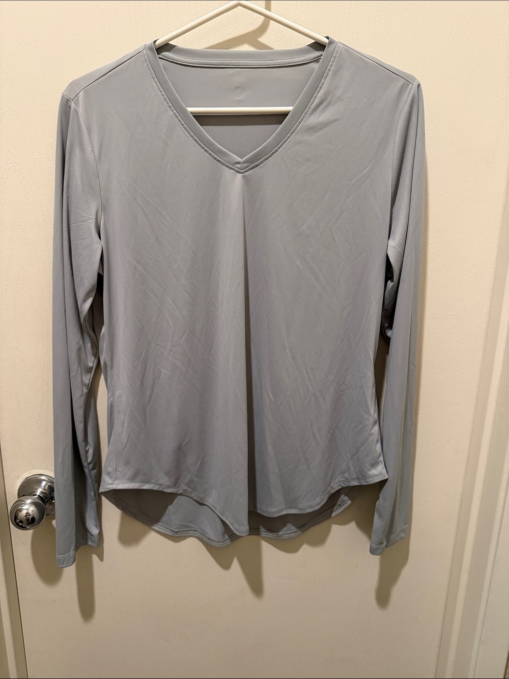 Baleaf Light Gray V-Neck Long Sleeve Performance Tee